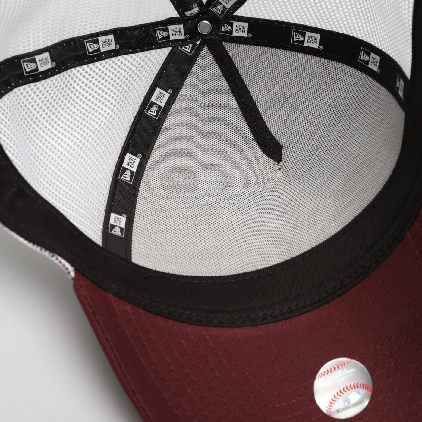 NEW ERA MÜTZE LEAGUE ESS 9FORTY TRUCKER NYY MRN NEW YORK YAN Dunkelrot