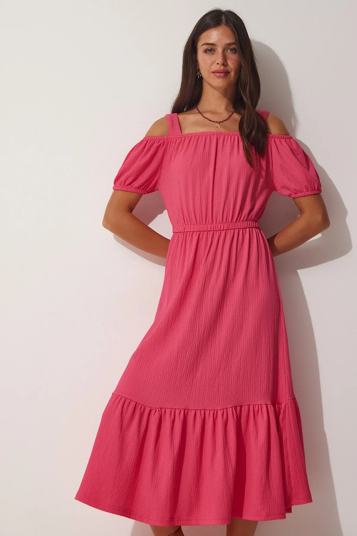 Happiness İstanbul  Trägerloses Sommer-Strickkleid in Lebhaftem Rosa für Damen AP00182
