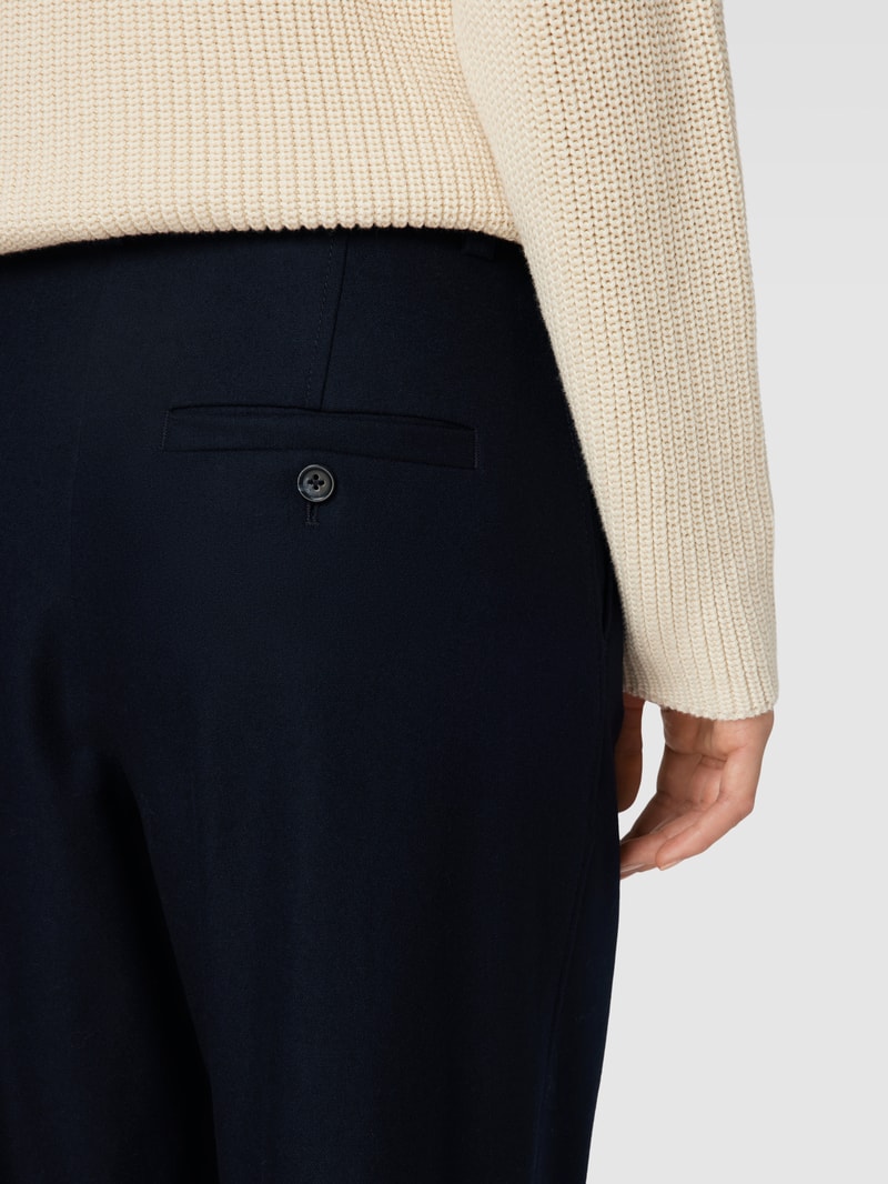 Stoffhose mit französischen Eingrifftaschen in marineblau