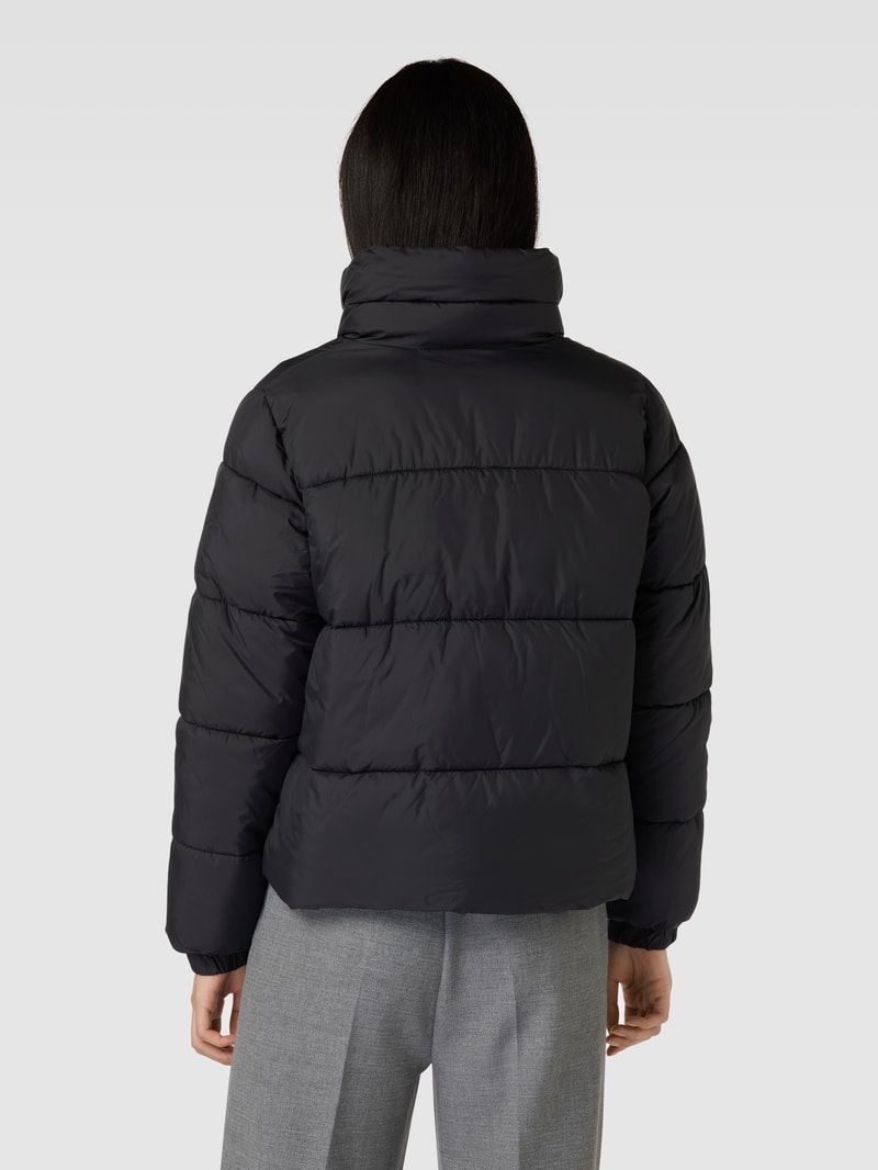 Steppjacke mit Stehkragen in schwarz