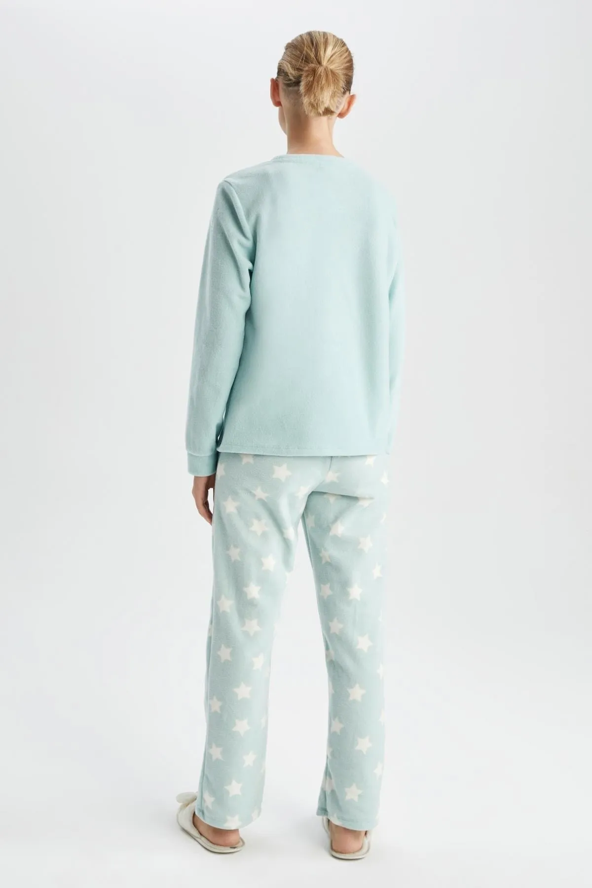 DeFacto  Fall In Love Regular Fit Fleece-Pyjama-Set mit Rundhalsausschnitt und Neujahrsmotiv