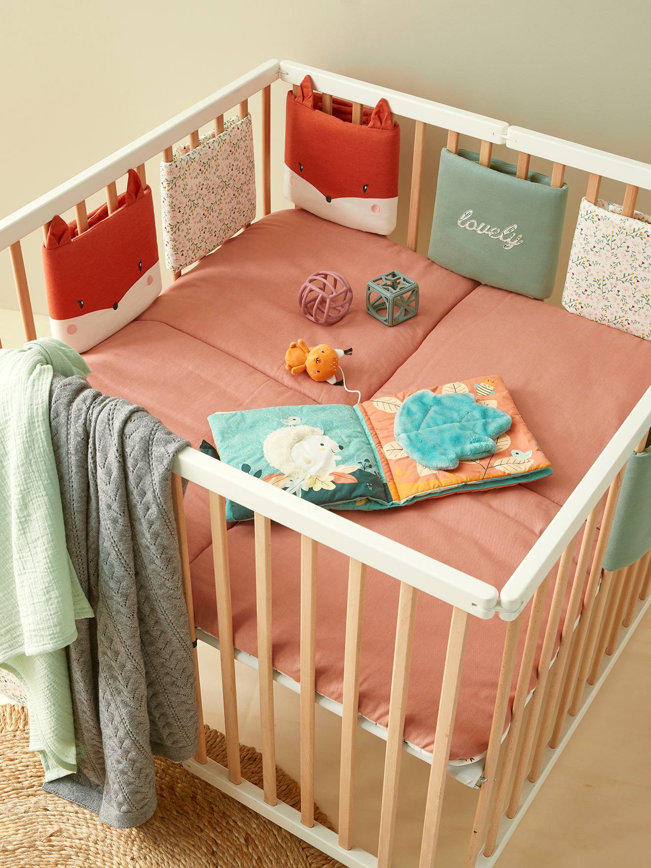 Vertbaudet Baby Bettumrandung/Laufgitter-Polster BLUMENZAUBER Oeko-Tex - mehrfarbig