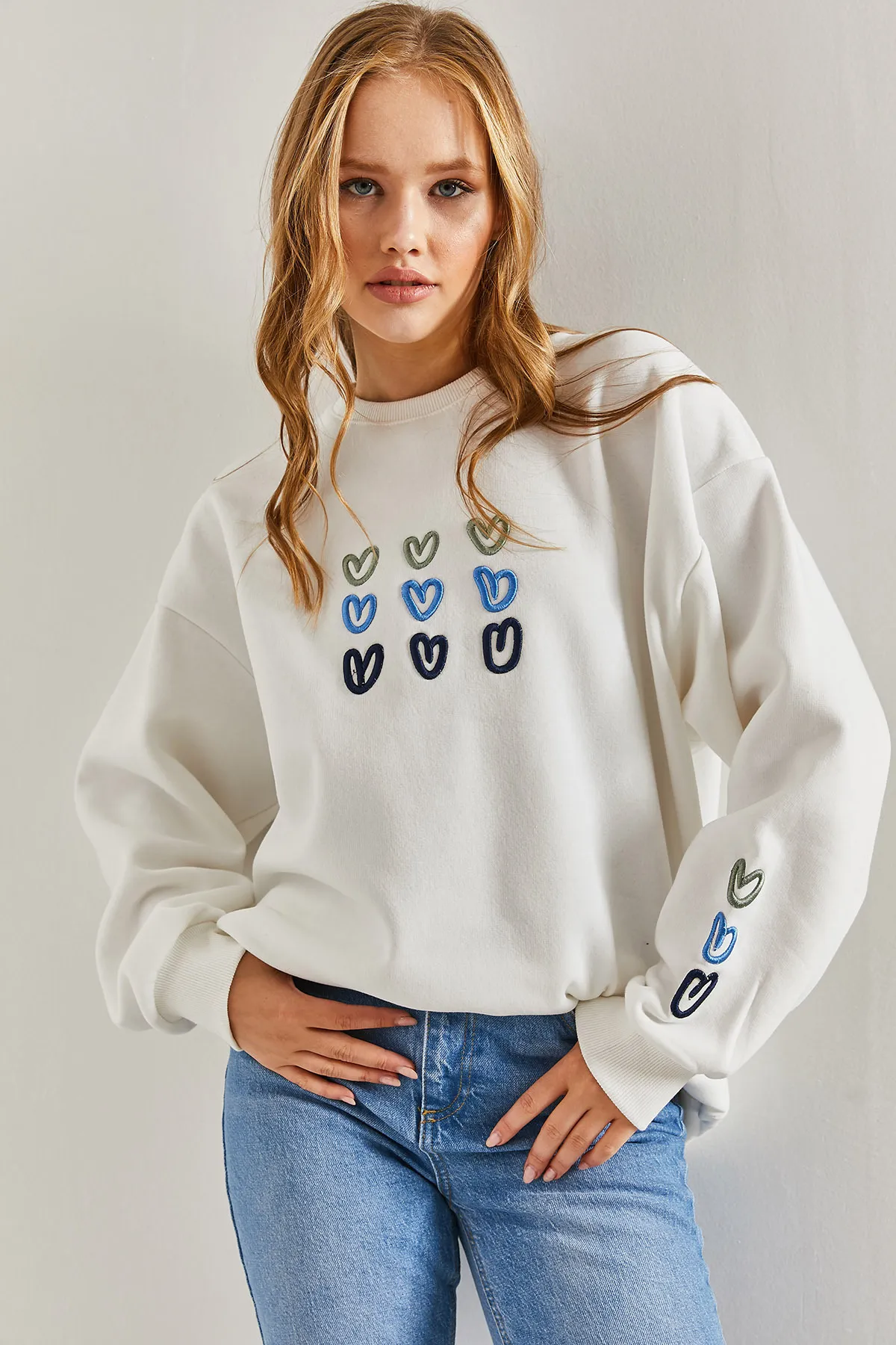 Bianco Lucci  Damen-Sweatshirt mit dreifädigem Raised Heart-Print