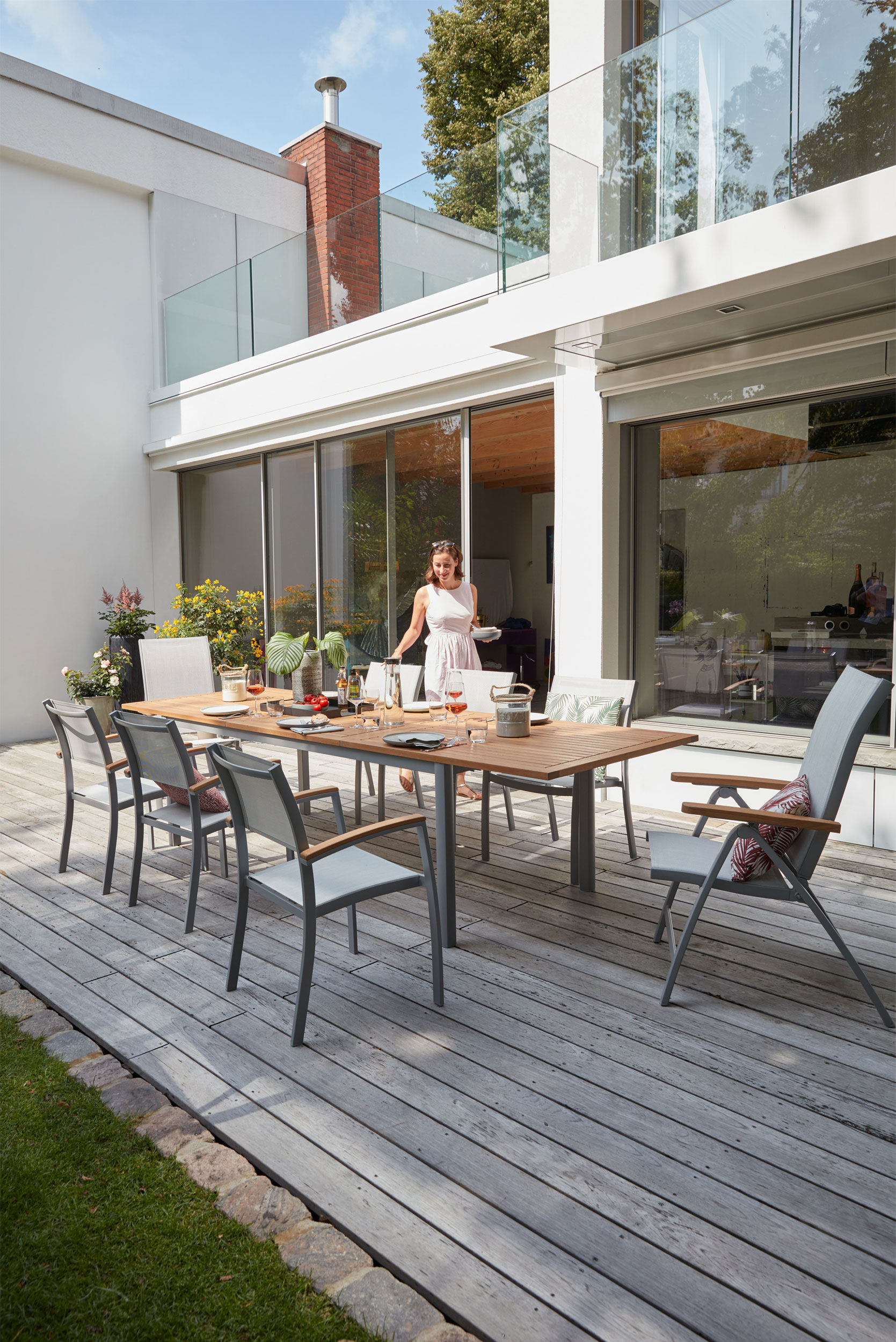 OUTDOORGartentisch ausziehbar grau