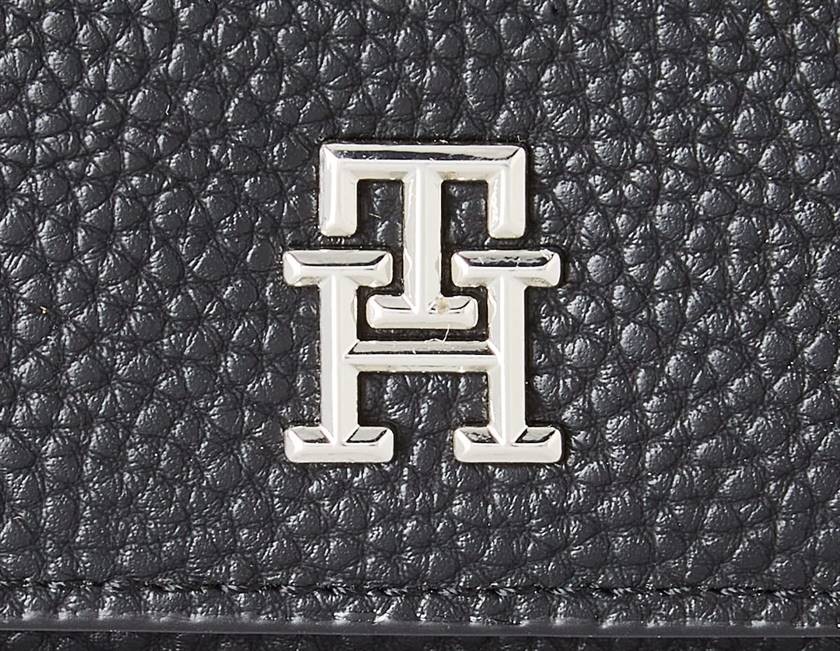 TOMMY HILFIGER Handtaschen schwarz TH EMBLEM LARGE FLAP WALLET