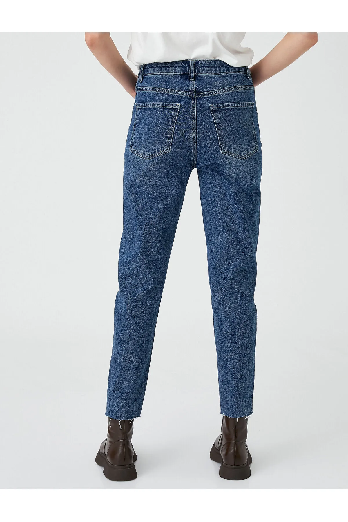 Koton  Jeans mit hoher Taille und schmaler Passform – Mom Slim Jeans