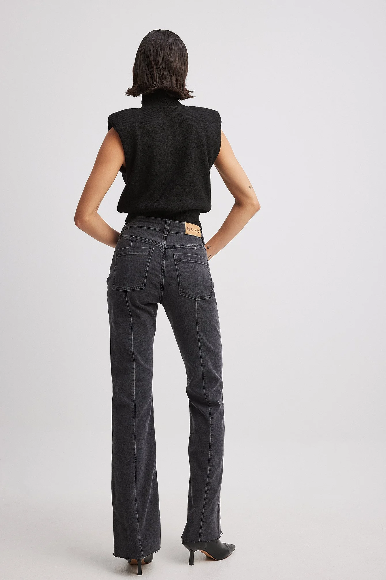 Jeans mit hoher Taille und Nahtverzierung