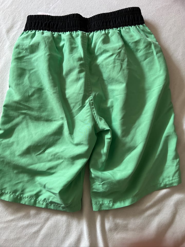Hugo Boss Kids Badeshorts in Grün günstig kaufen 152