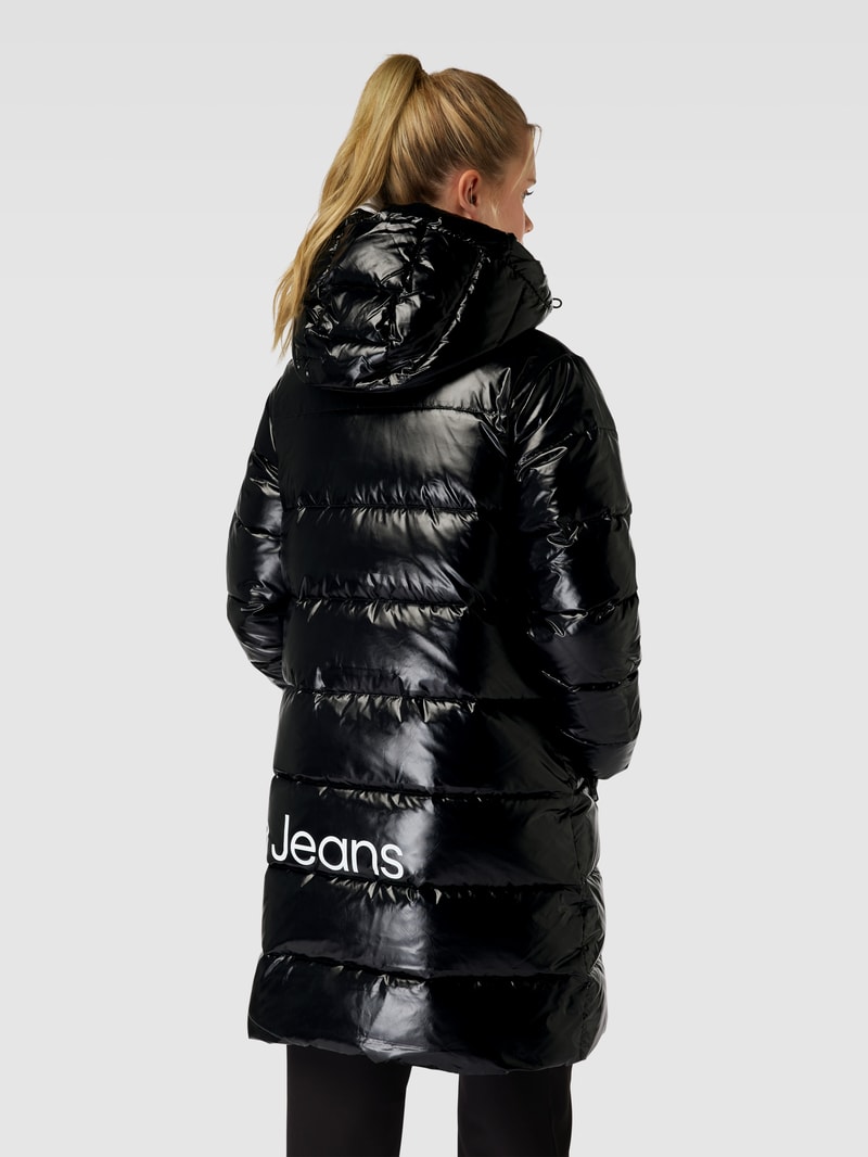 Steppmantel mit Kapuze in black