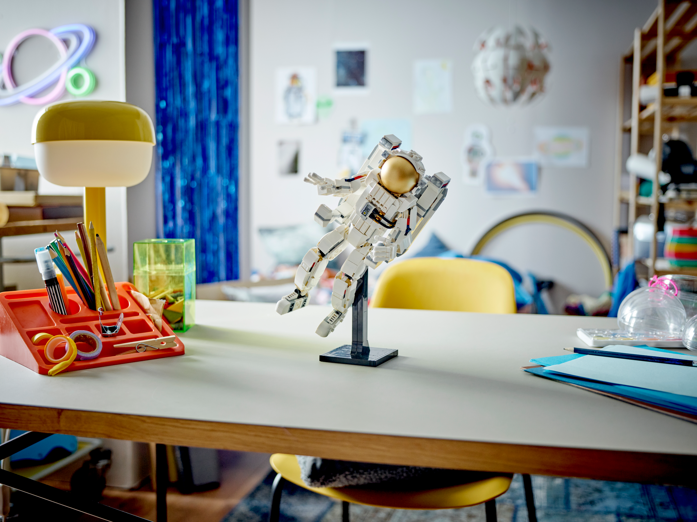 Astronaut im Weltraum 31152