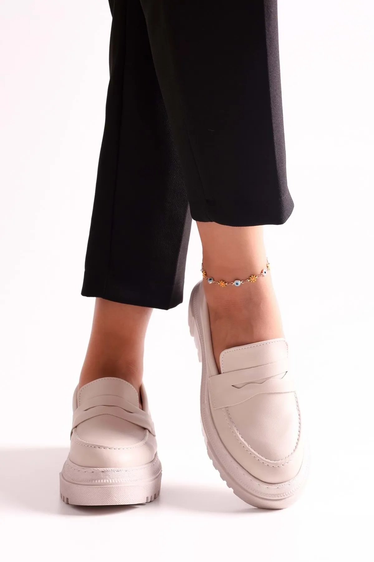 Shoeberry  Damen Motto Beige Skin Loafer mit dicker Sohle Beige Skin