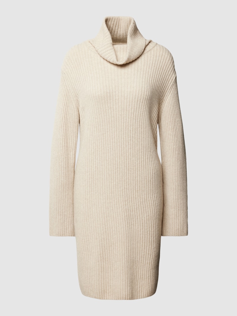 Strickkleid mit Rollkragen in sand