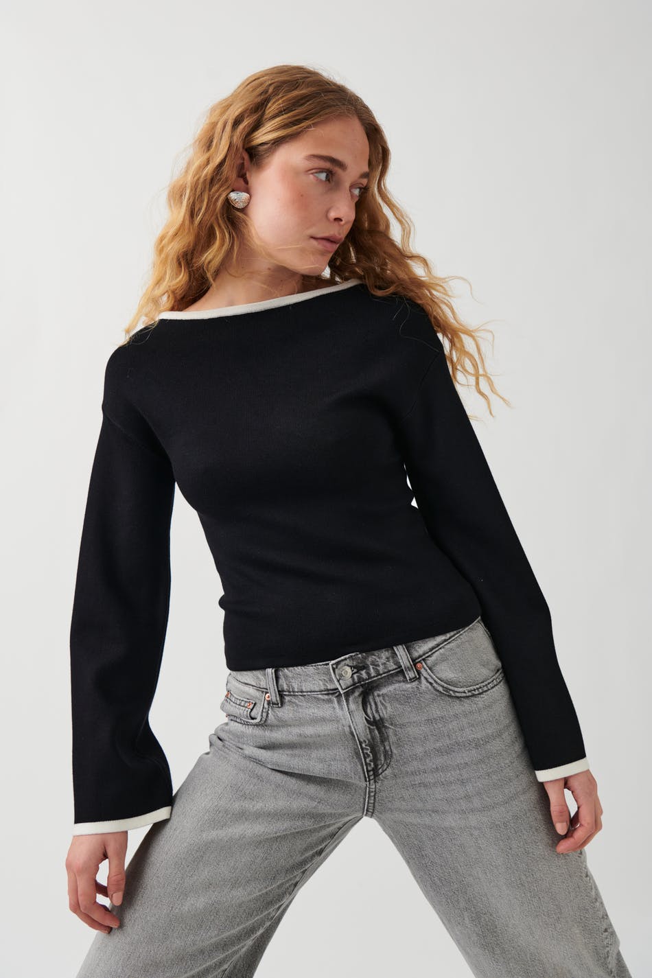 Wide sleeve knitted top
