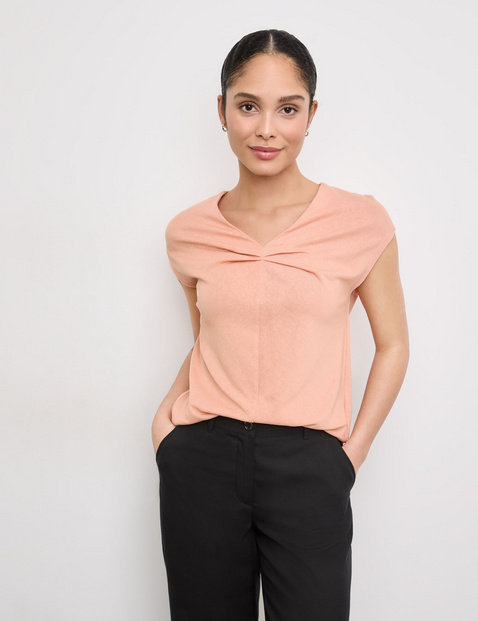 Kurzarmshirt mit Faltendetail