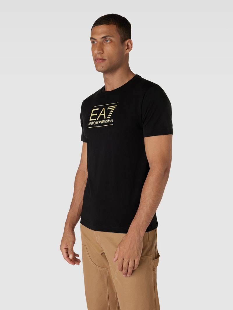 T-Shirt mit Rundhalsausschnitt und Label-Print in schwarz