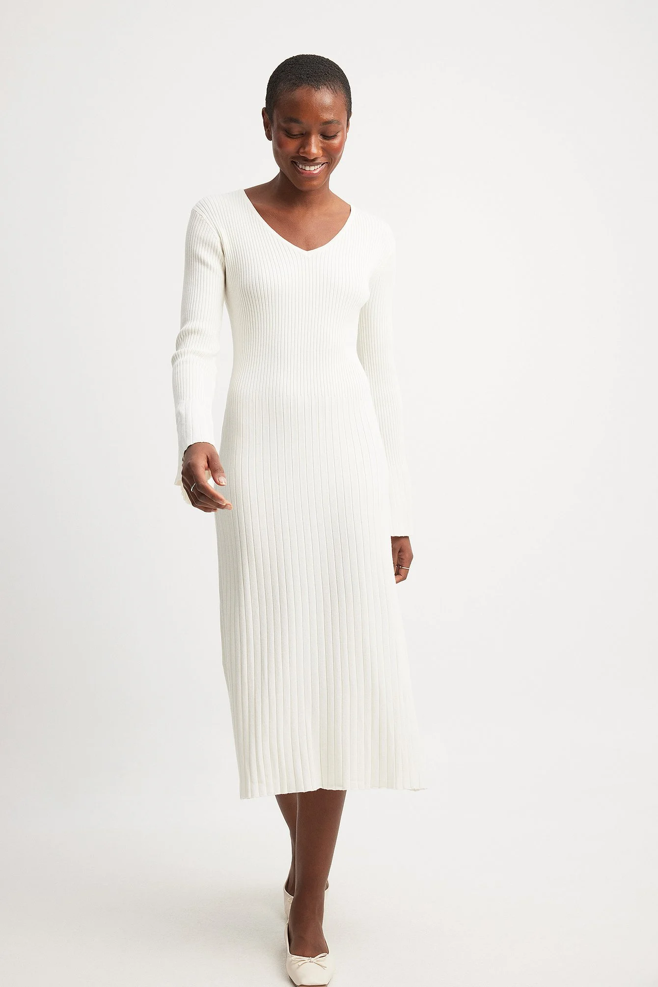 Geripptes Strick-Midikleid