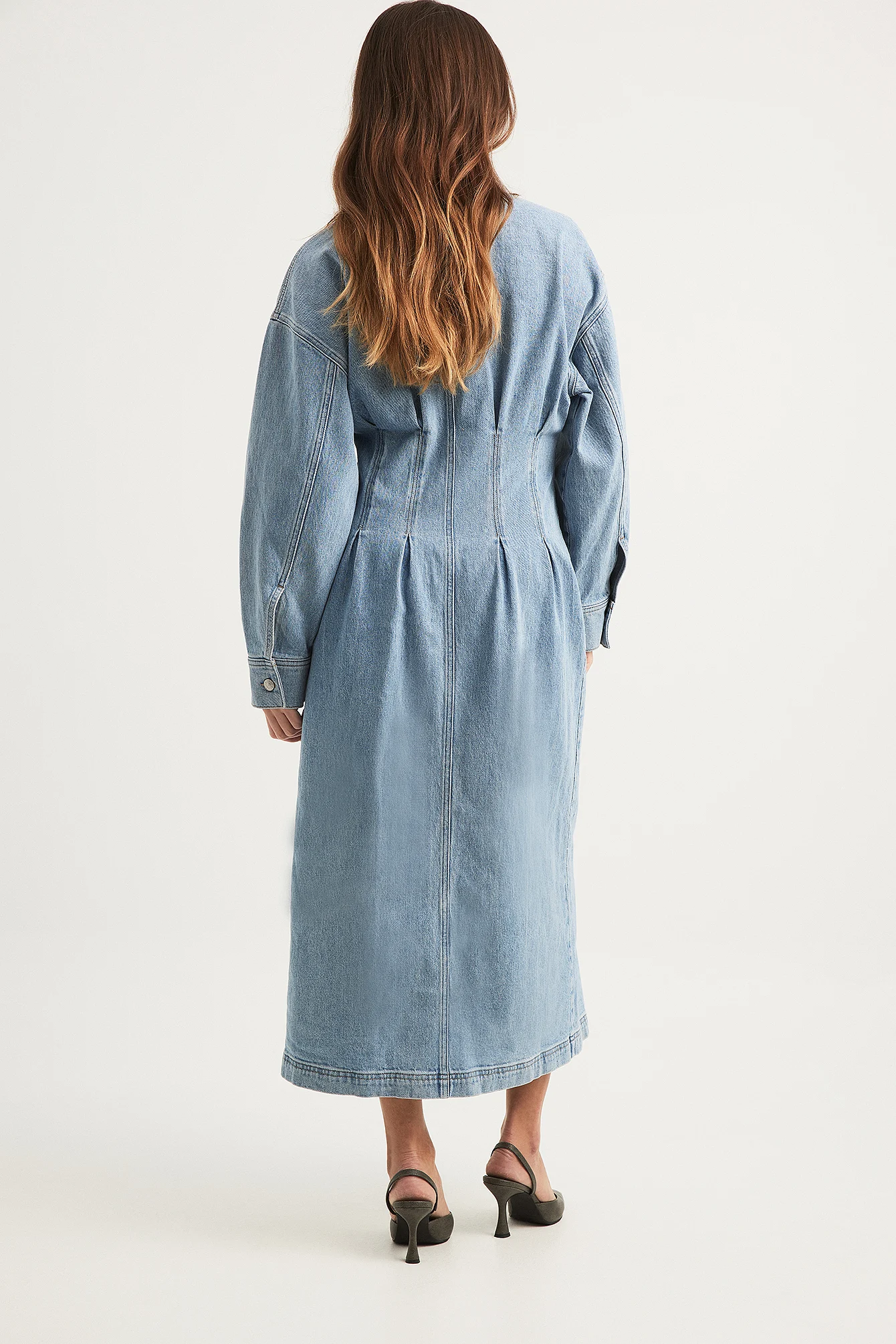 Kleid mit markanter Taille