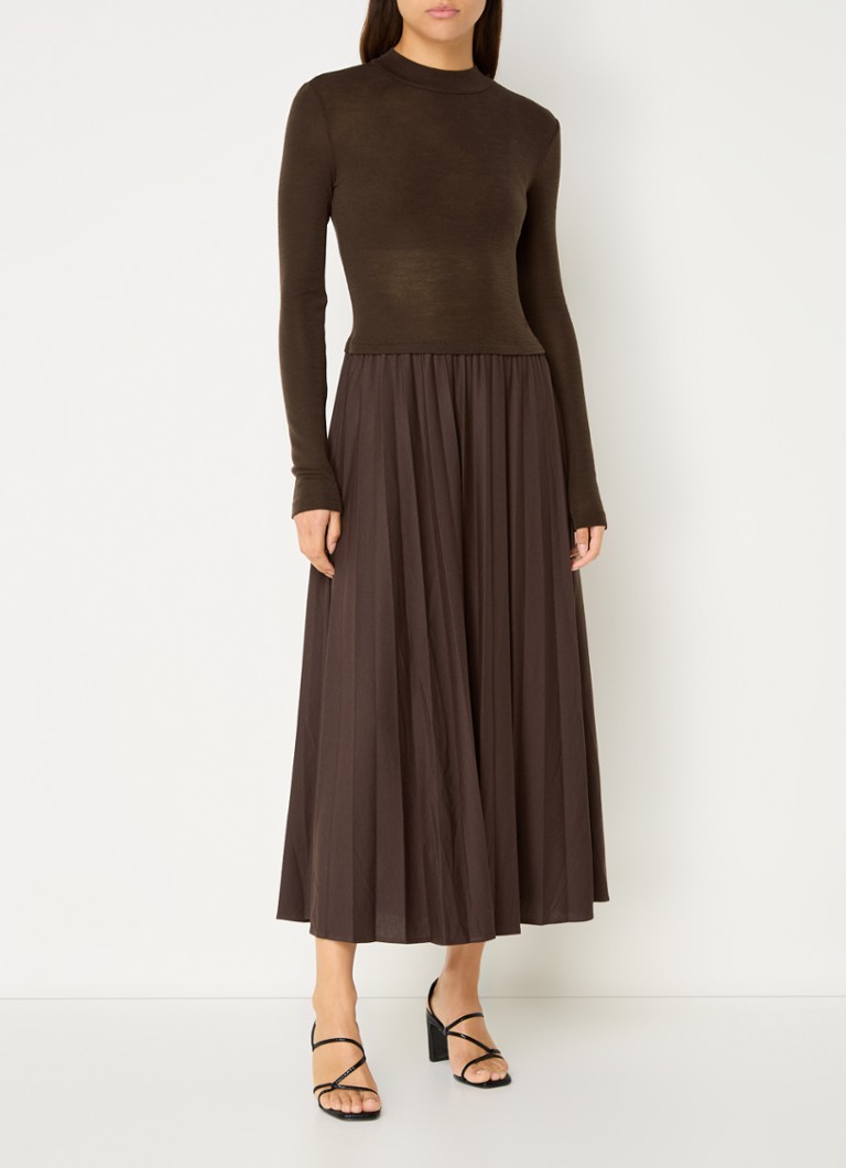 Vestido de punto plisado de largo medio de Claudie Pierlot en mezcla de lana.