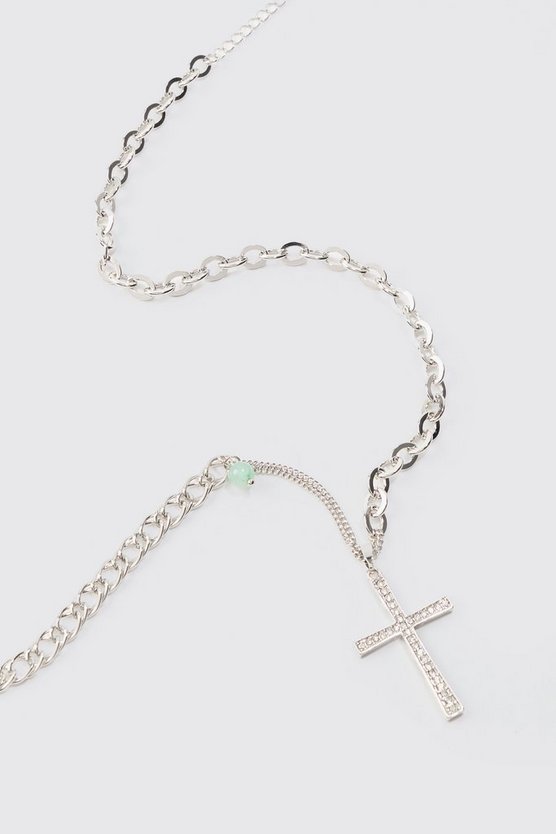 Silberne Kette mit Kreuz-Anhänger