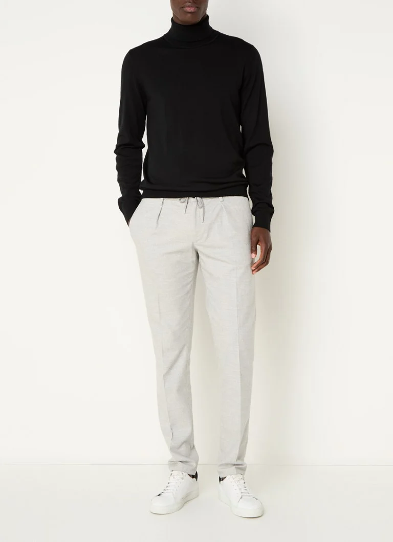 Maglione a collo alto Profuomo in pregiata lana merino.