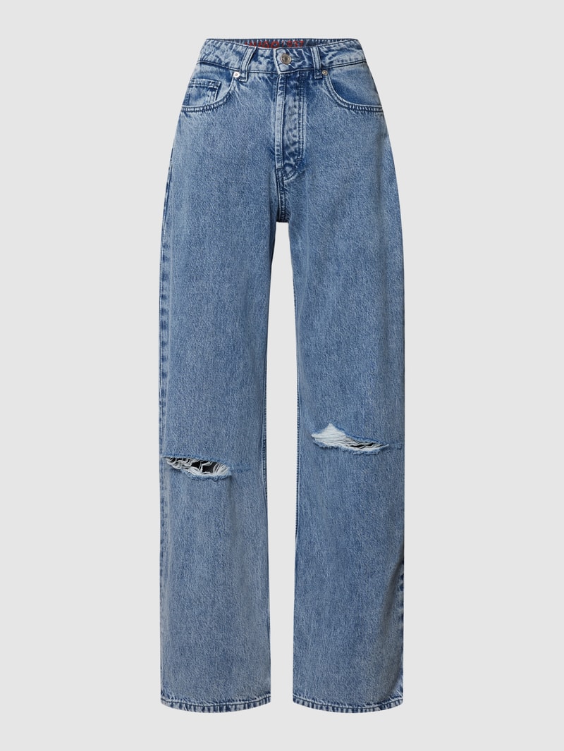 Jeans mit Label-Patch in hellblau