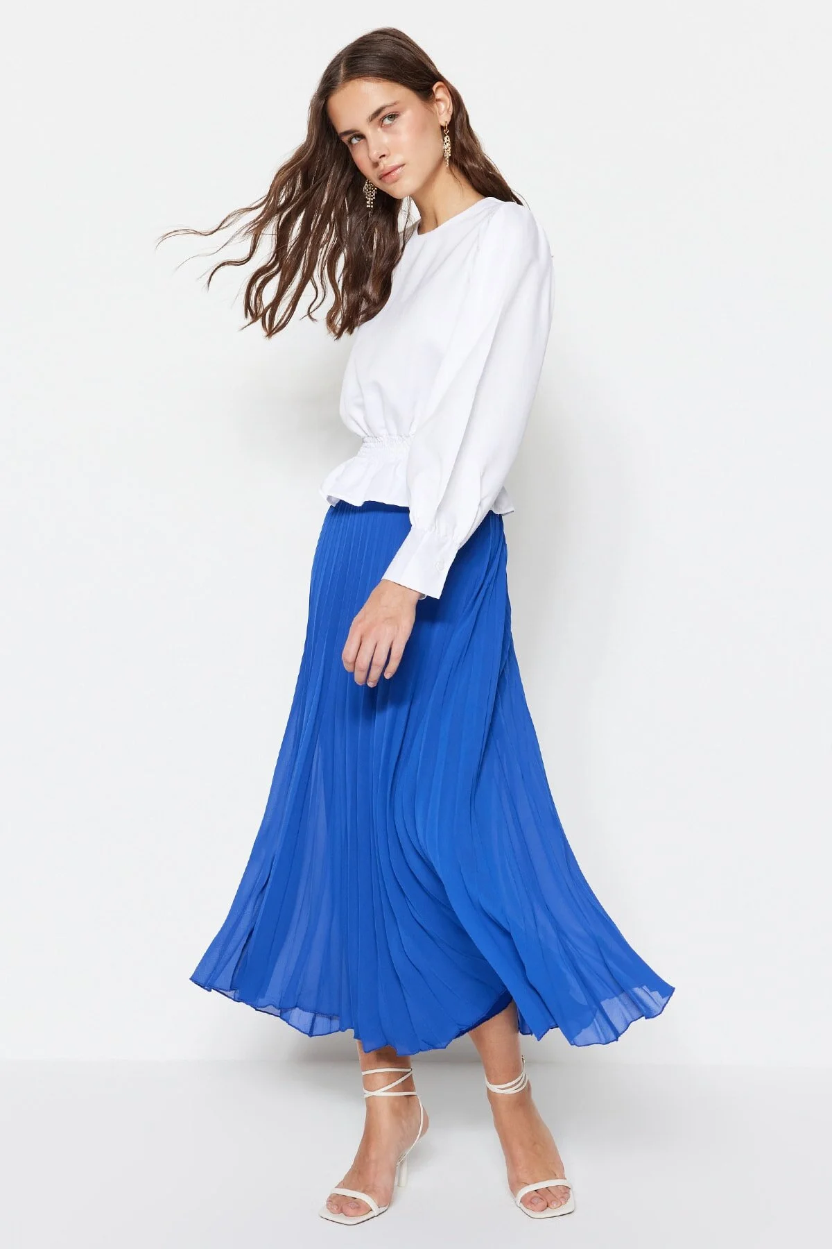 Trendyol Modest  Marineblauer plissierter Chiffonrock mit elastischer Taille und Futter TCTSS23EE00019