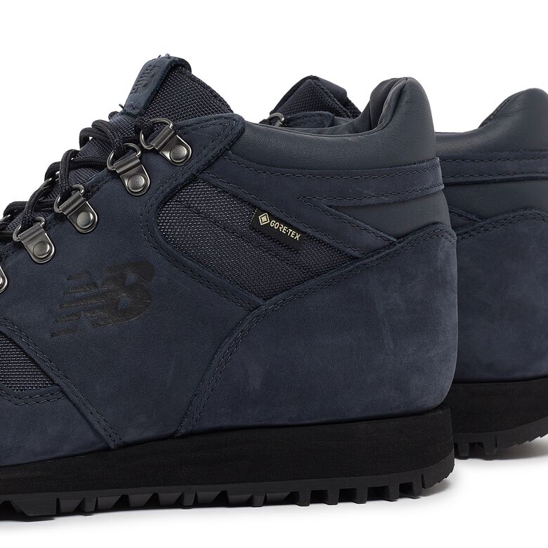 New Balance Rainier true brown