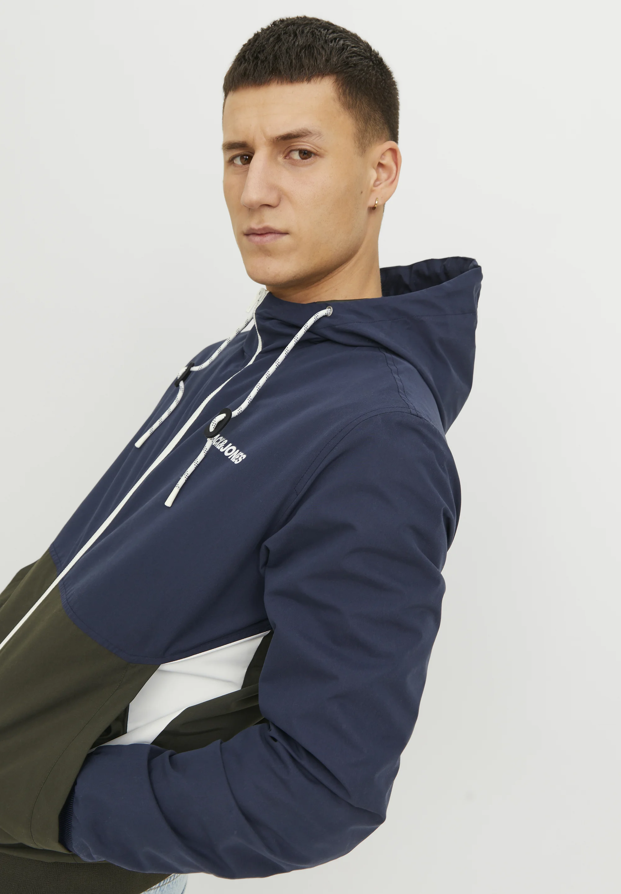 Jack & Jones JJERUSH BLOCKING HOOD - Chaqueta ligera
