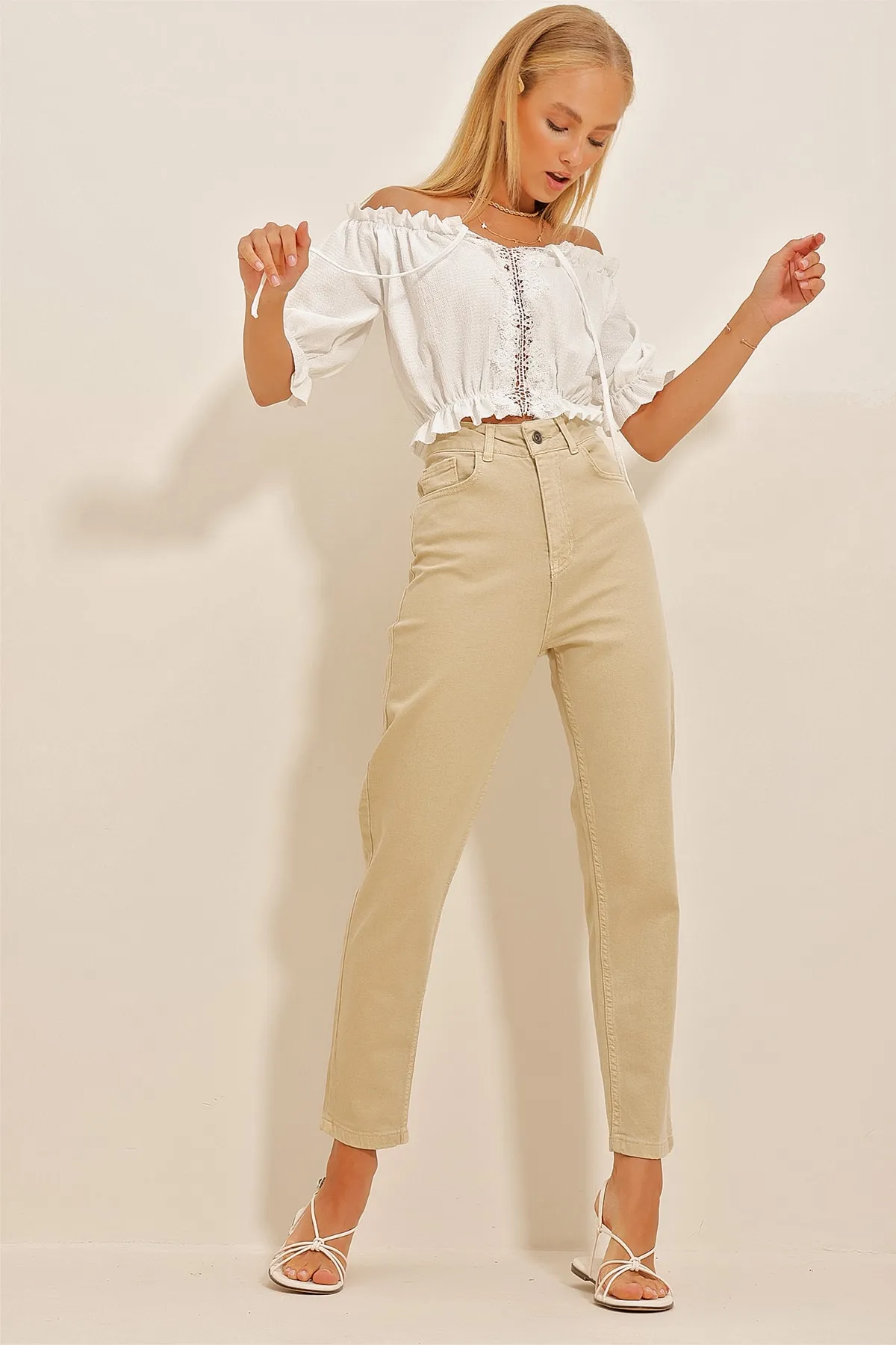 Trend Alaçatı Stili  Sandbeige Damenhose mit hoher Taille ALC-X6255