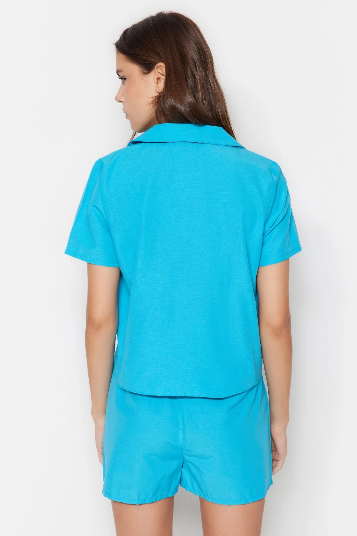 Trendyol Collection  Blaues, gewebtes Pyjama-Set mit Hemd und Shorts aus Frottee-Baumwolle THMSS23PT00132