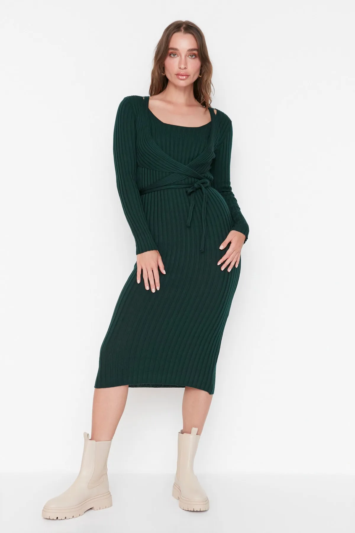 Trendyol Collection  Smaragdgrünes, detailliertes Strickkleid mit Krawatte TWOAW23EL00027