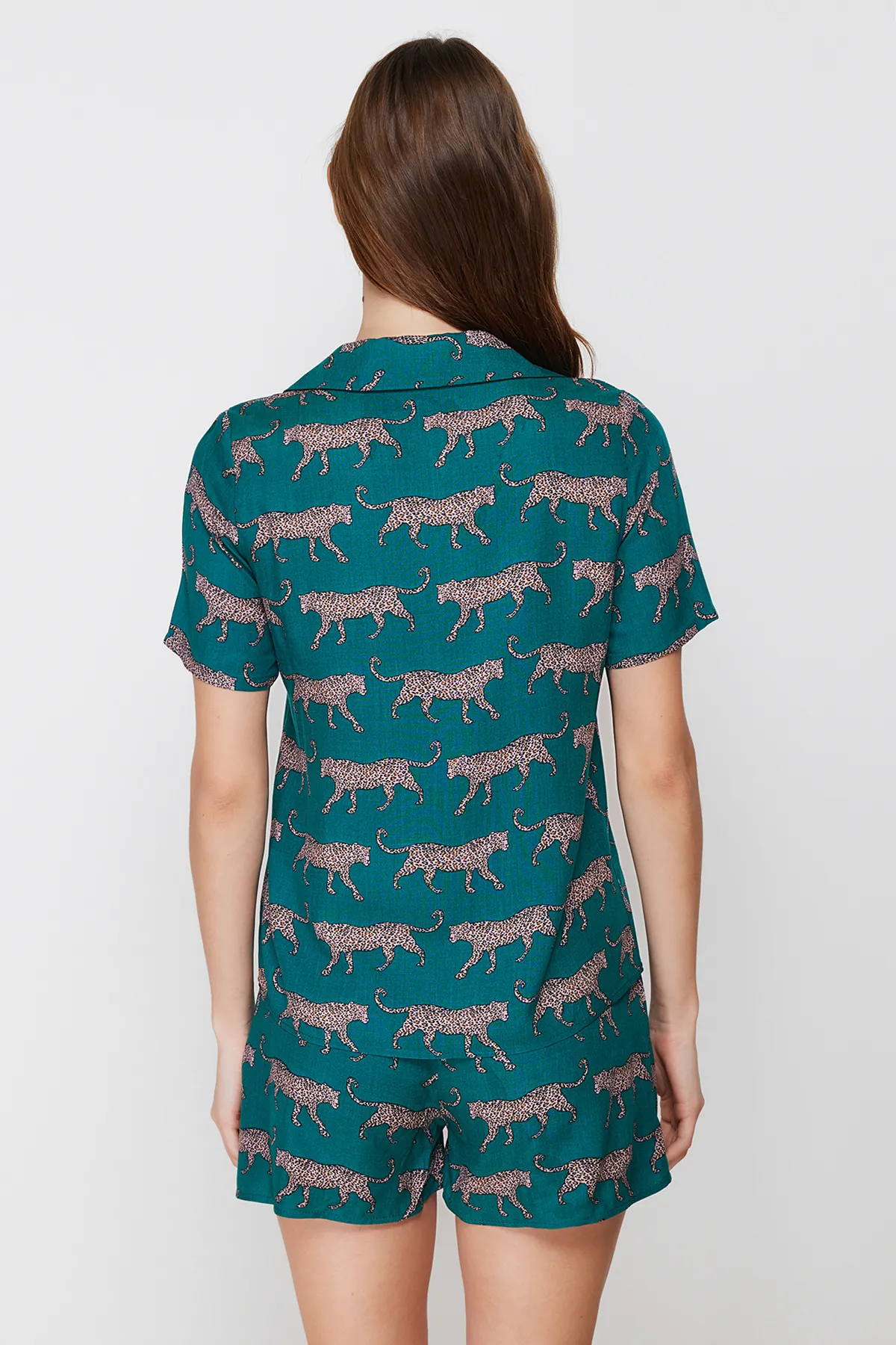 Trendyol Collection  Smaragdgrün gemustertes Viskose-Hemd-Shorts-Webpyjama-Set THMSS21PT0473