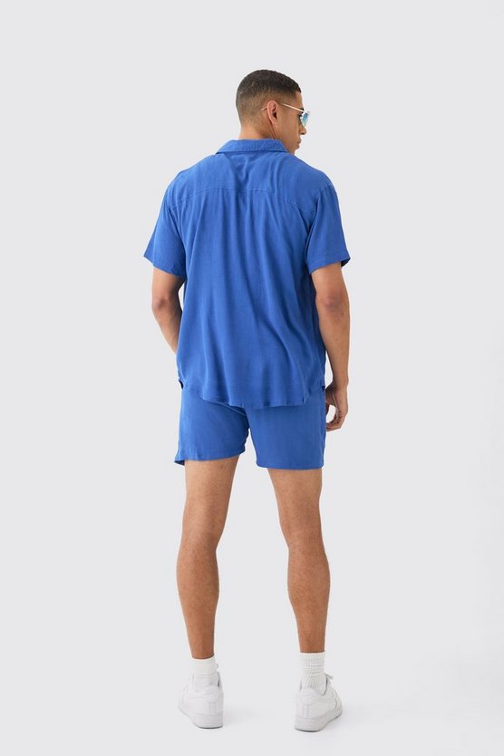 Kurzärmliges Oversize Hemd und Shorts