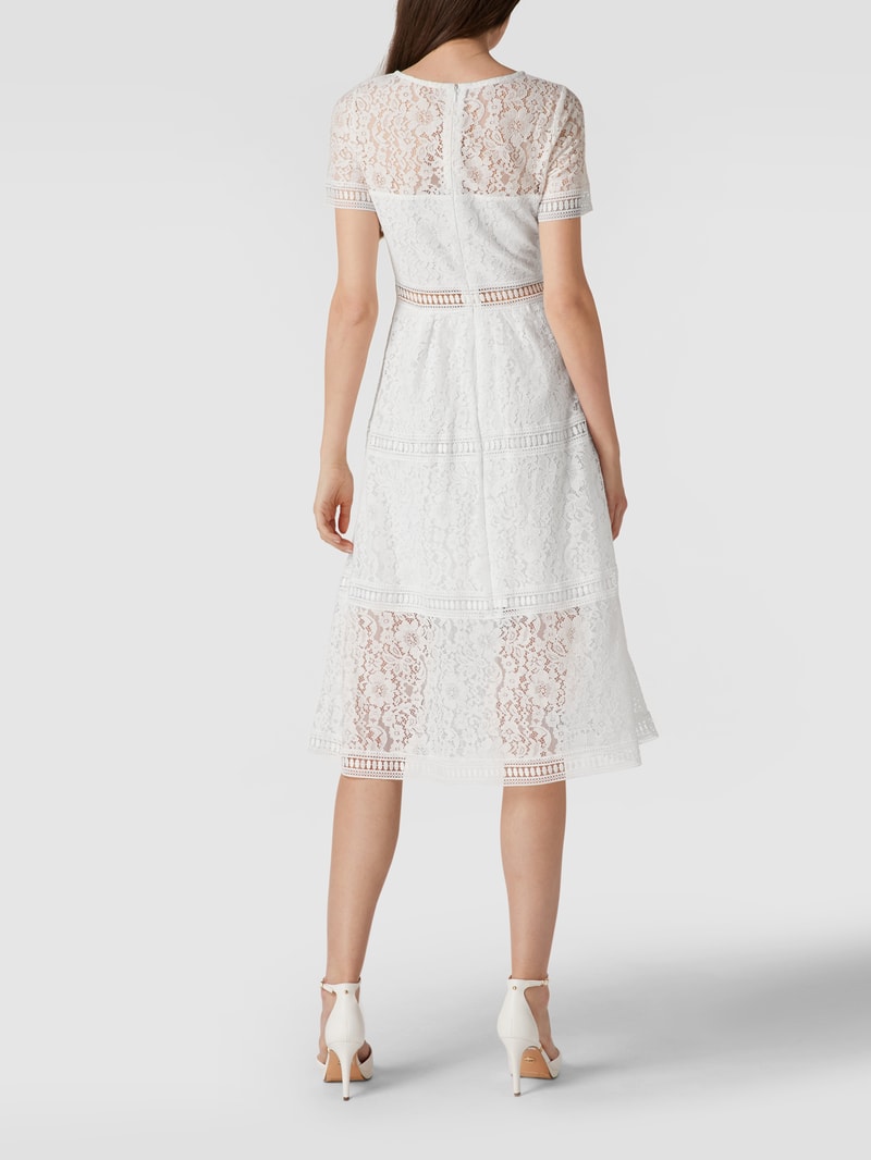 Cocktailkleid aus floralen Stickereien in offwhite