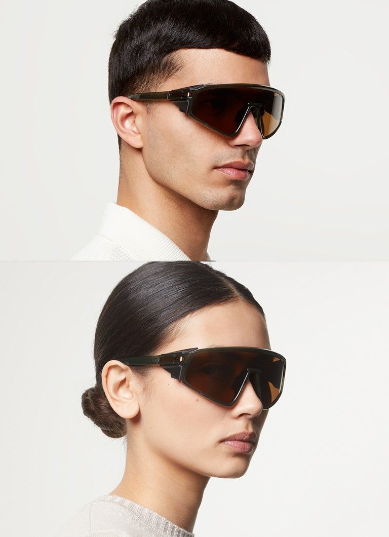 Γυαλιά ηλίου Oakley με αλληλοσυνδεόμενο πάνελ OO9404