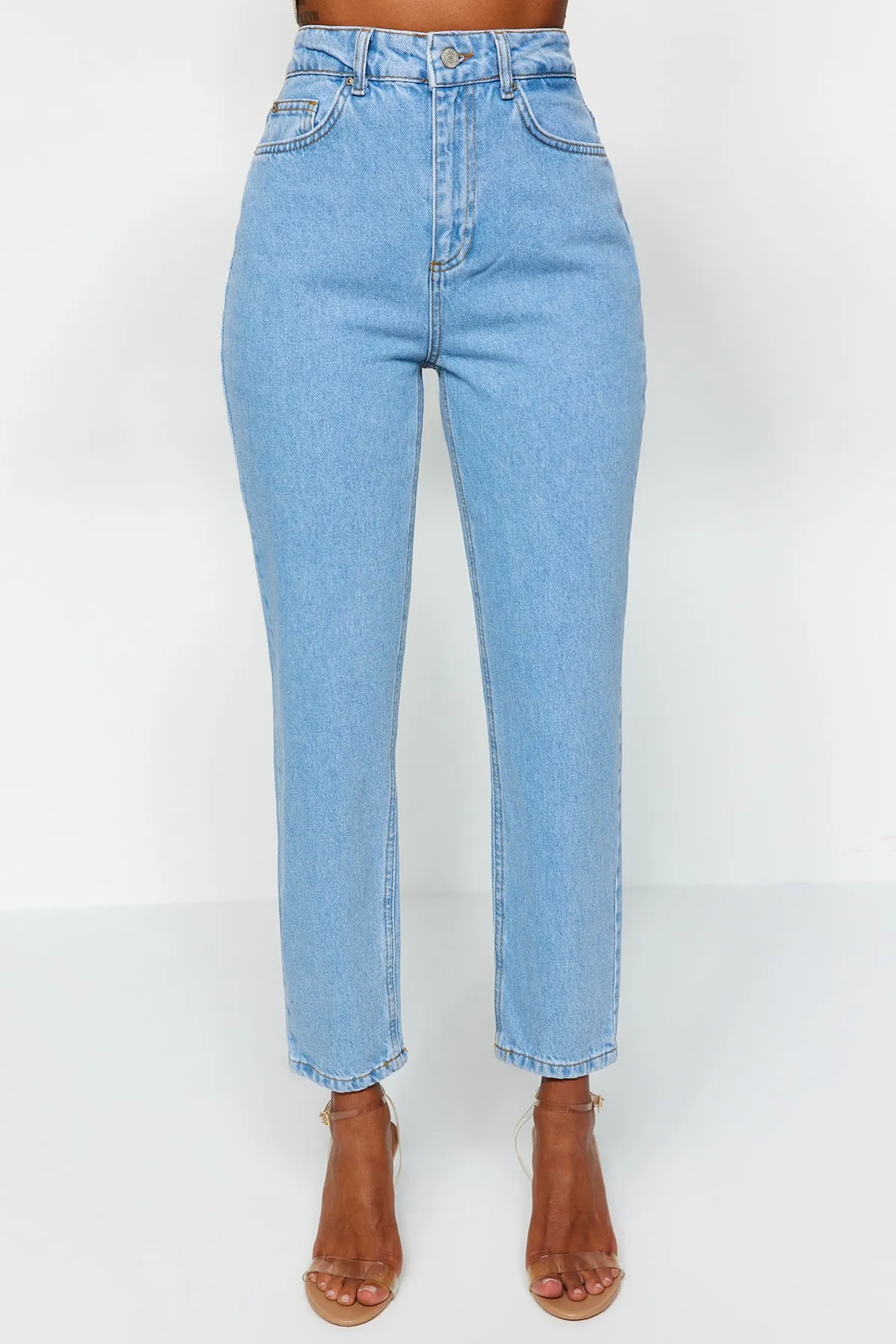 Trendyol Collection  Blaue High-Bel-Mom-Jeans TWOSS20JE0108