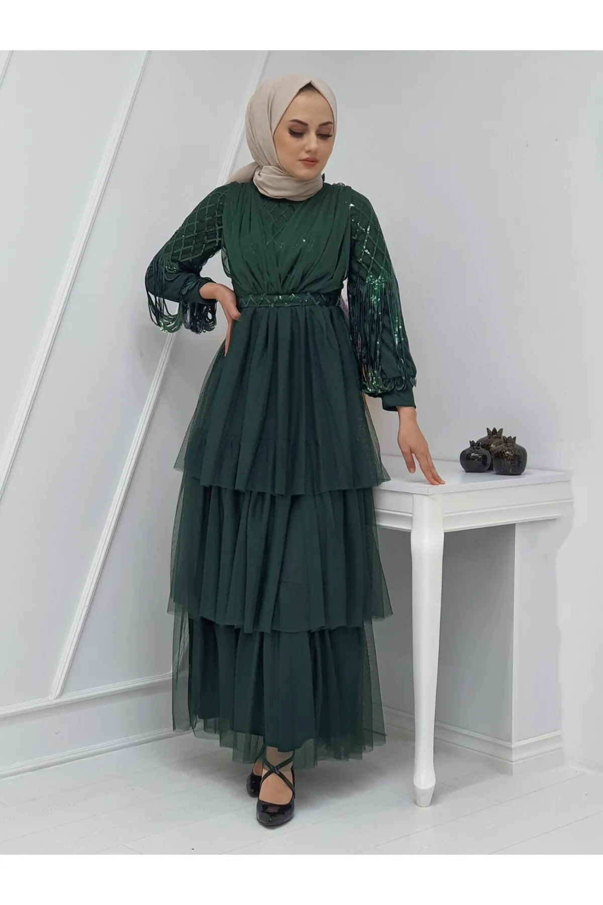 Modamorfo  Abendkleid aus Tüll mit Pailletten und Ärmeln