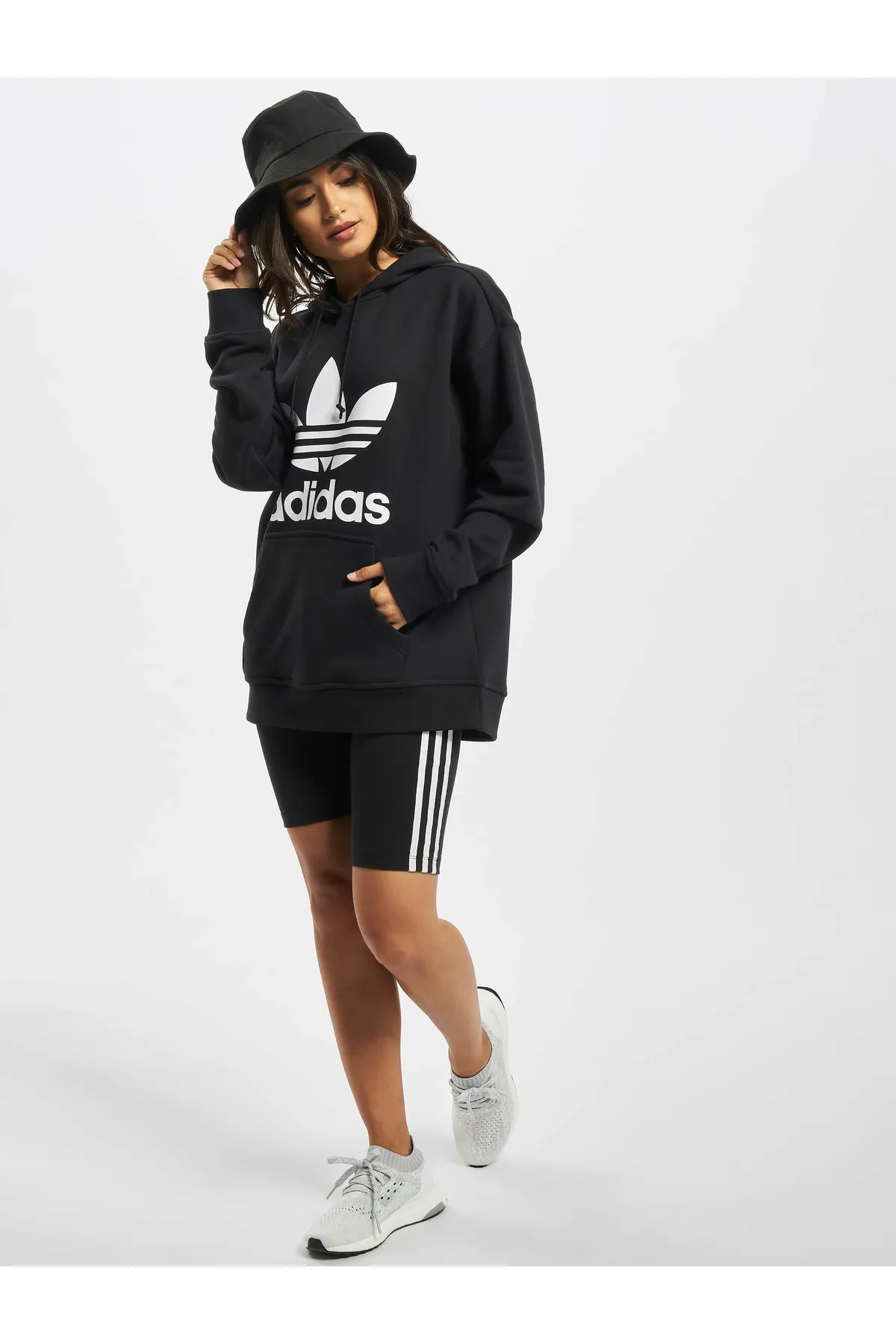 adidas  Sweatshirt - Schwarz - Regular Fit