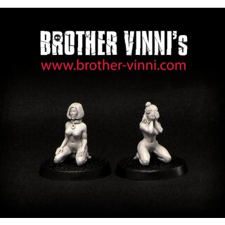 Kneeling Slaves (28 mm) (2)