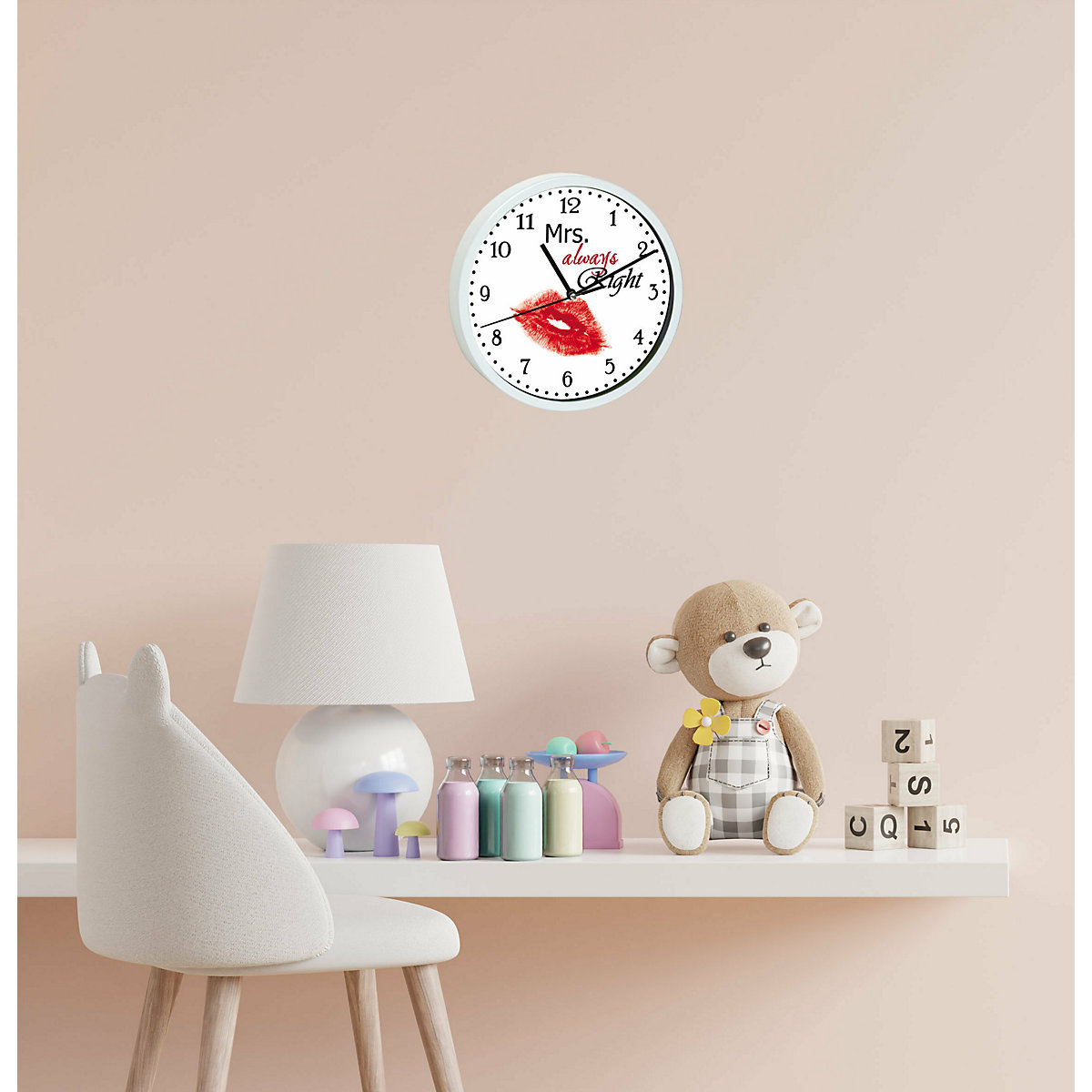 Kinder Wanduhr laufruhig personalisiert mit Name Kussmund
