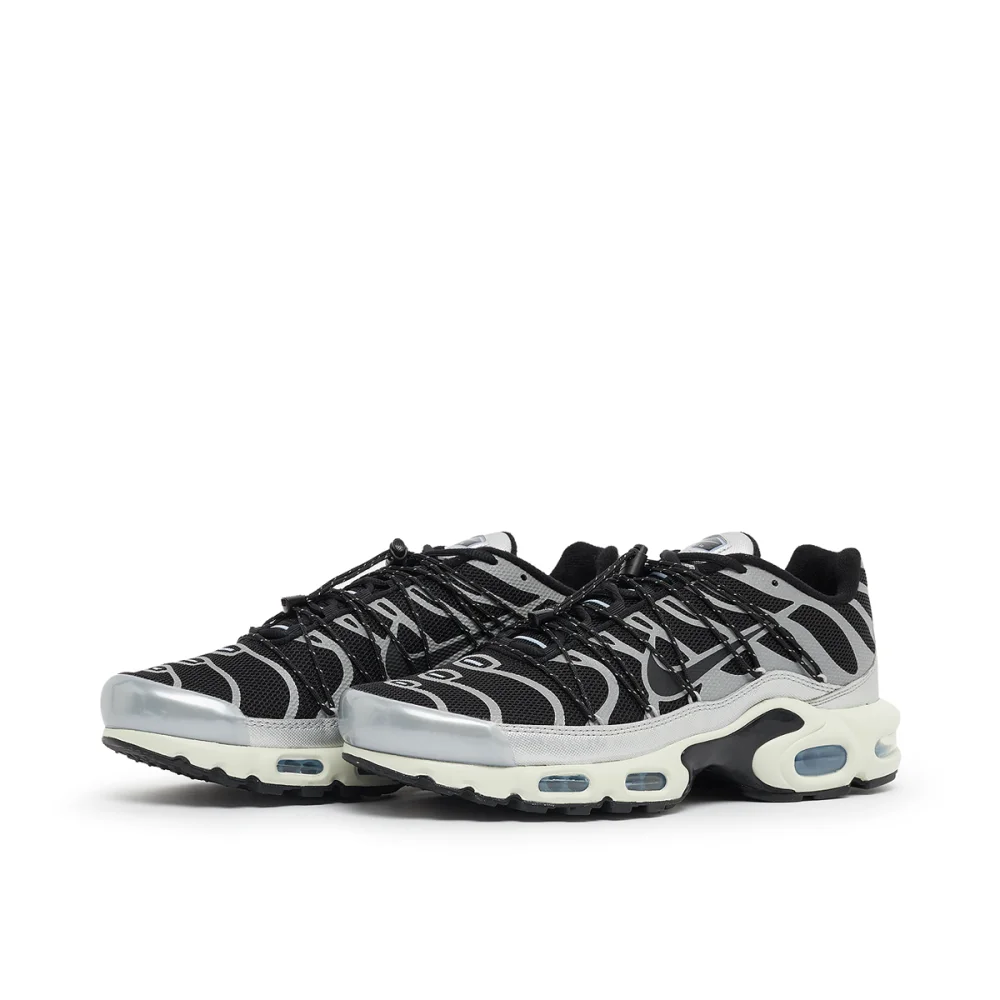 Nike Air Max Plus FD0799-001 / schwarz
