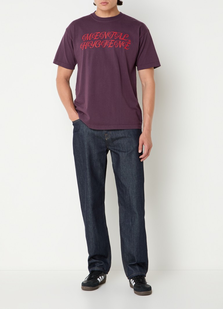 Tricou cu sloganul „Respectați igiena mintală” și imprimeu față-verso.