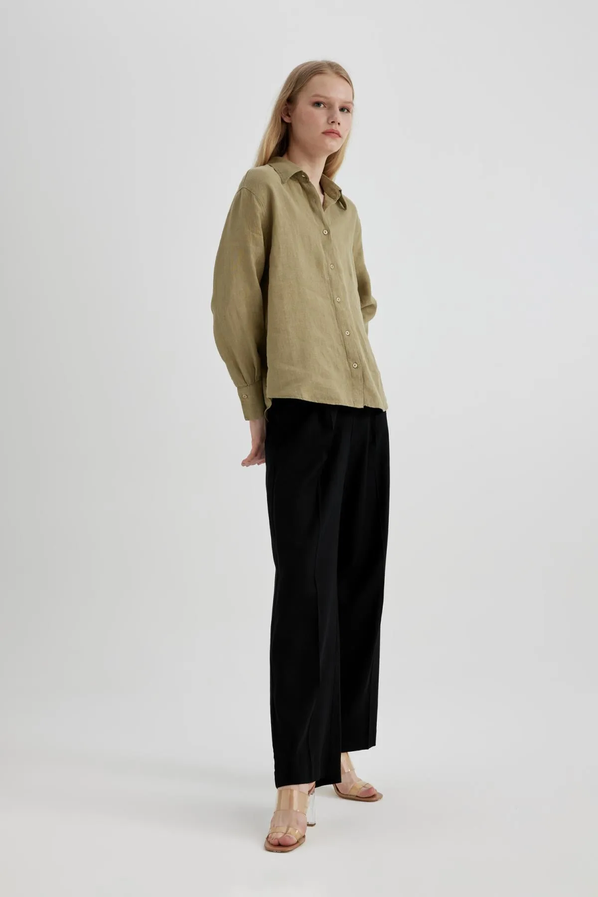 DeFacto  Langarmhemd aus 100 % Leinen im Oversize-Schnitt Z6638az24sp
