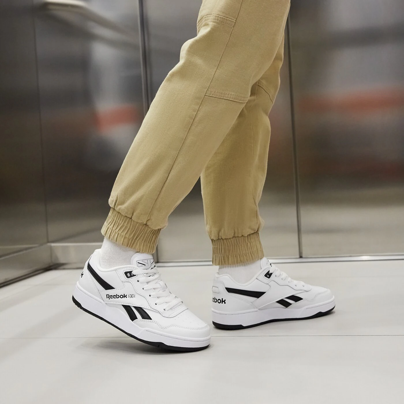 REEBOK BB 4000 II Weiß