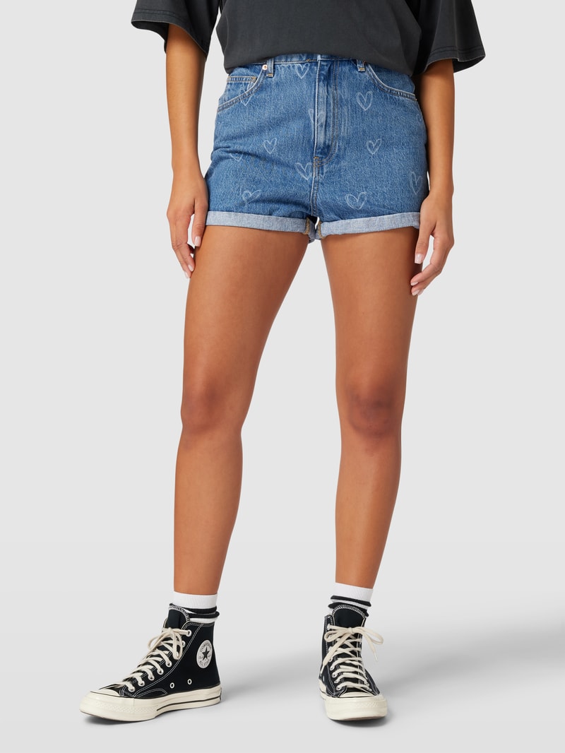 Jeansshorts mit fixierten Beinumschlägen in blau