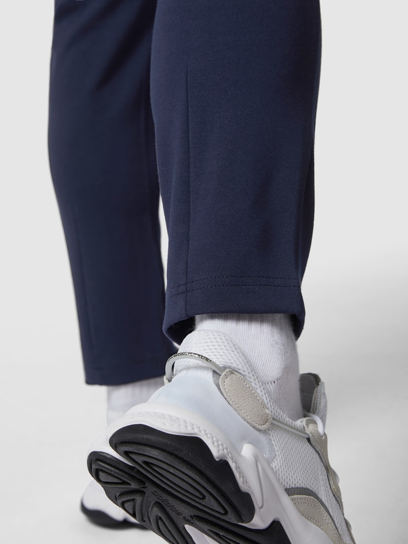 Chino mit Stretch-Anteil in dunkelblau