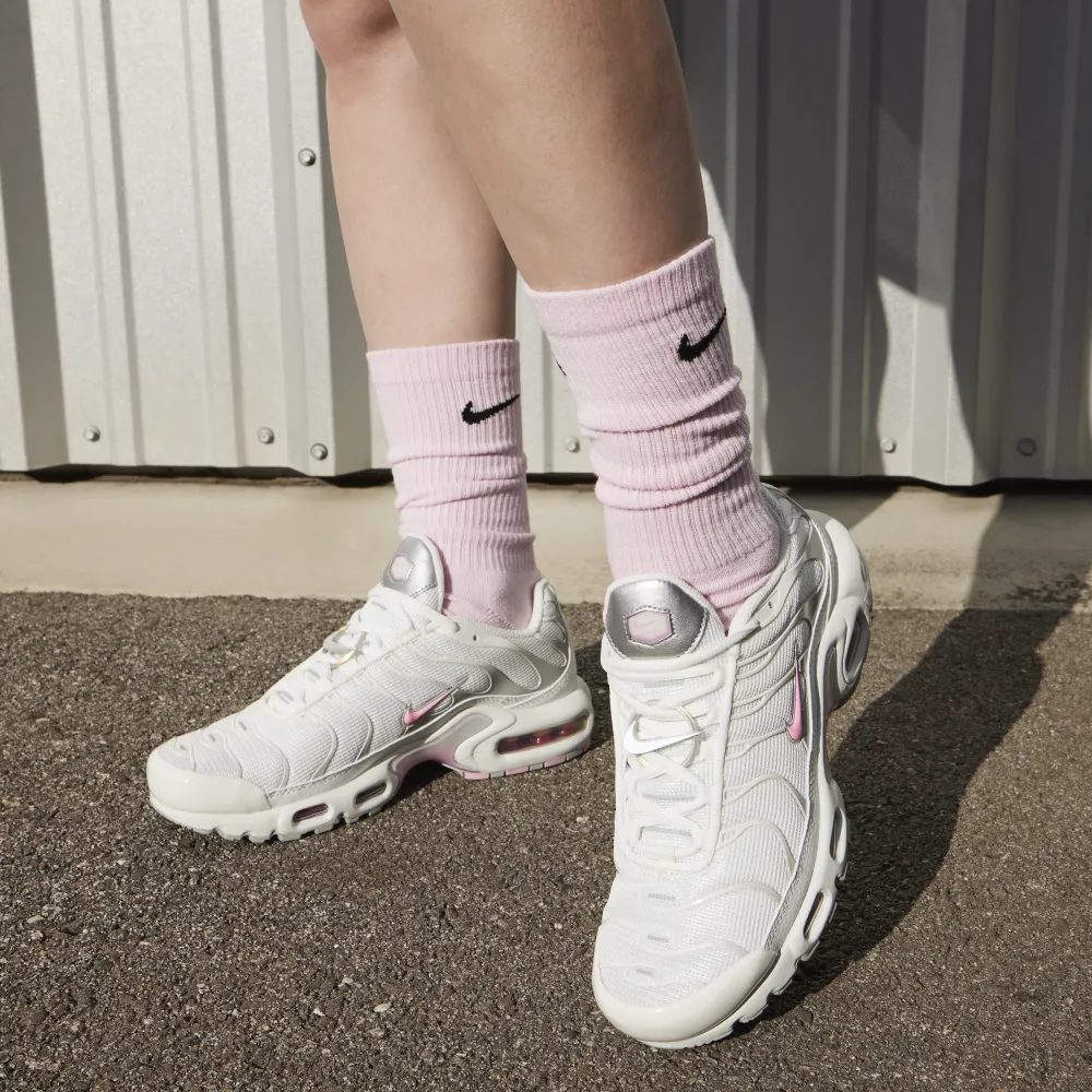 Nike Air Max Plus HF0107-100 / weiss