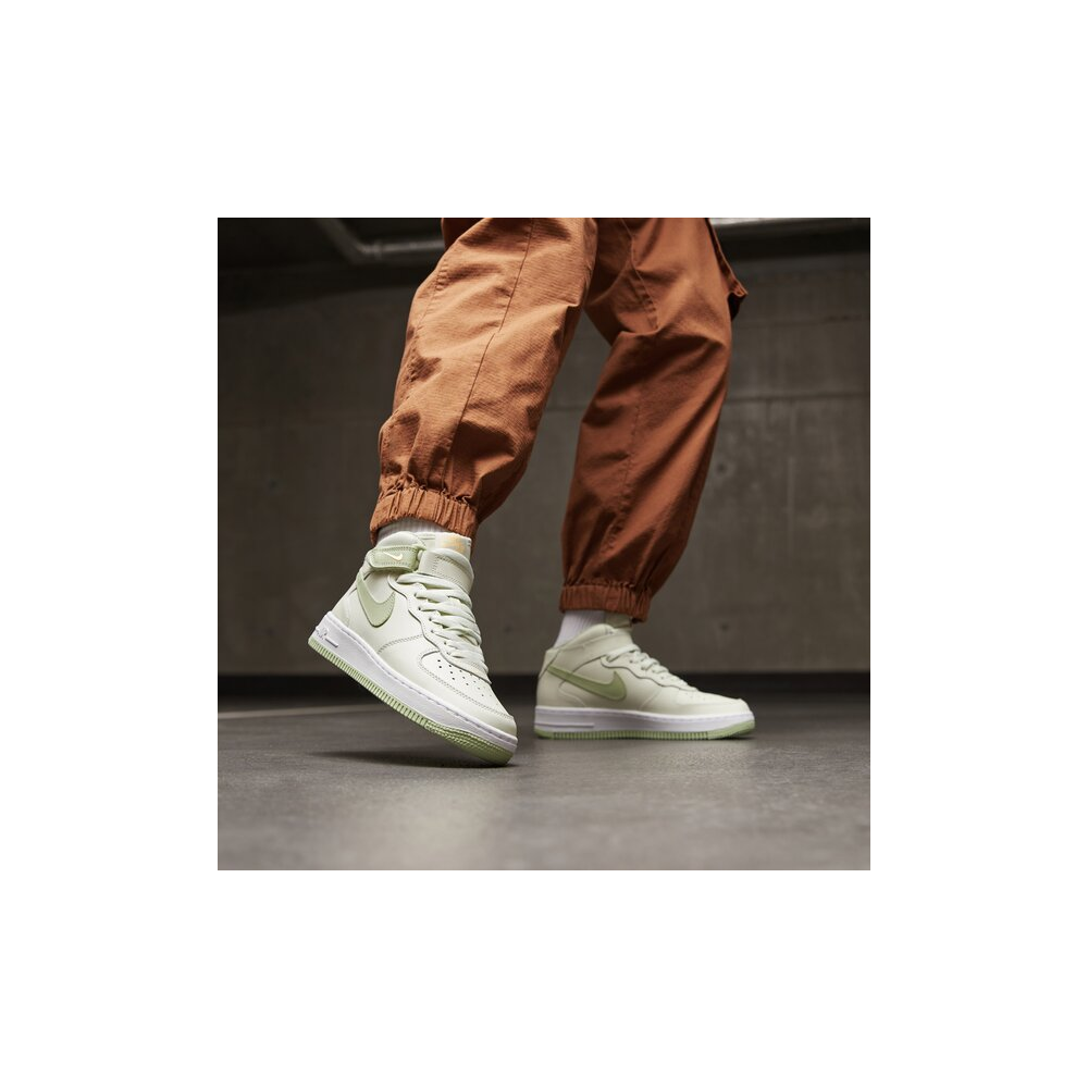 Nike AIR FORCE 1 MID LE DH2933-002 / grün