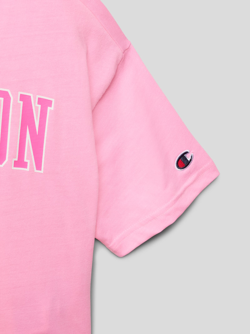 T-Shirt mit Label-Details Modell 'Rochester' in rosa