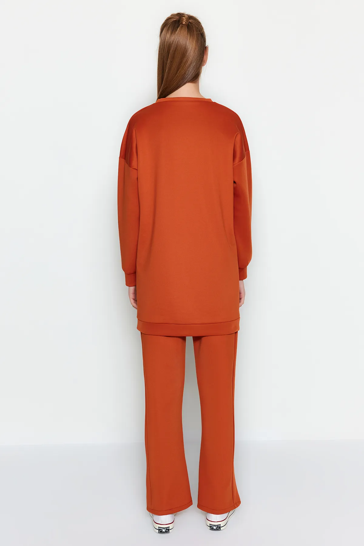 Trendyol Modest  Set aus Tunika, Hose und Oberteil aus Scuba mit Schlitzdetail und Strickmuster TCTAW23US00201